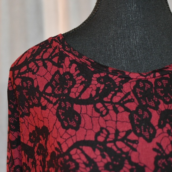 Wilfred Red and Black Lace Pattern Open Back Top Size Medium - Picture 6 of 11